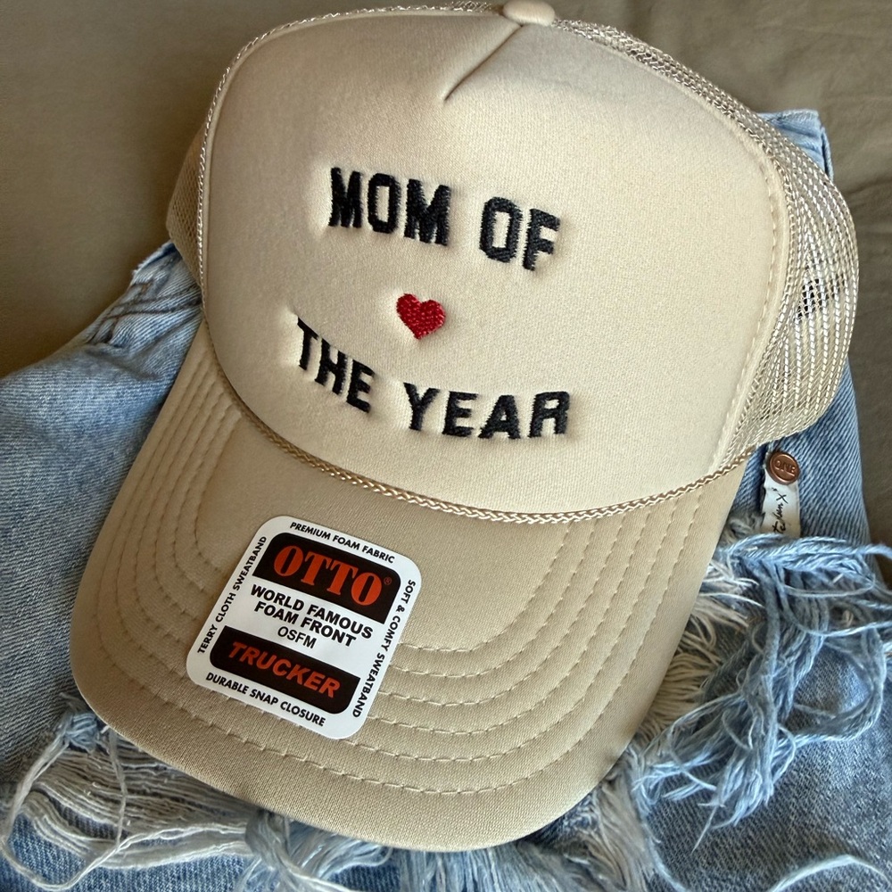 Mom of the Year Beige Trucker Hat with Red Heart ~ NWT